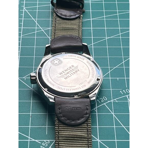 Wenger Swiss Military Watch Men's RUNNING! - Picture 4 of 4